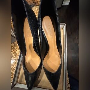 Charles & Keith Black Textured Heels Brand New.